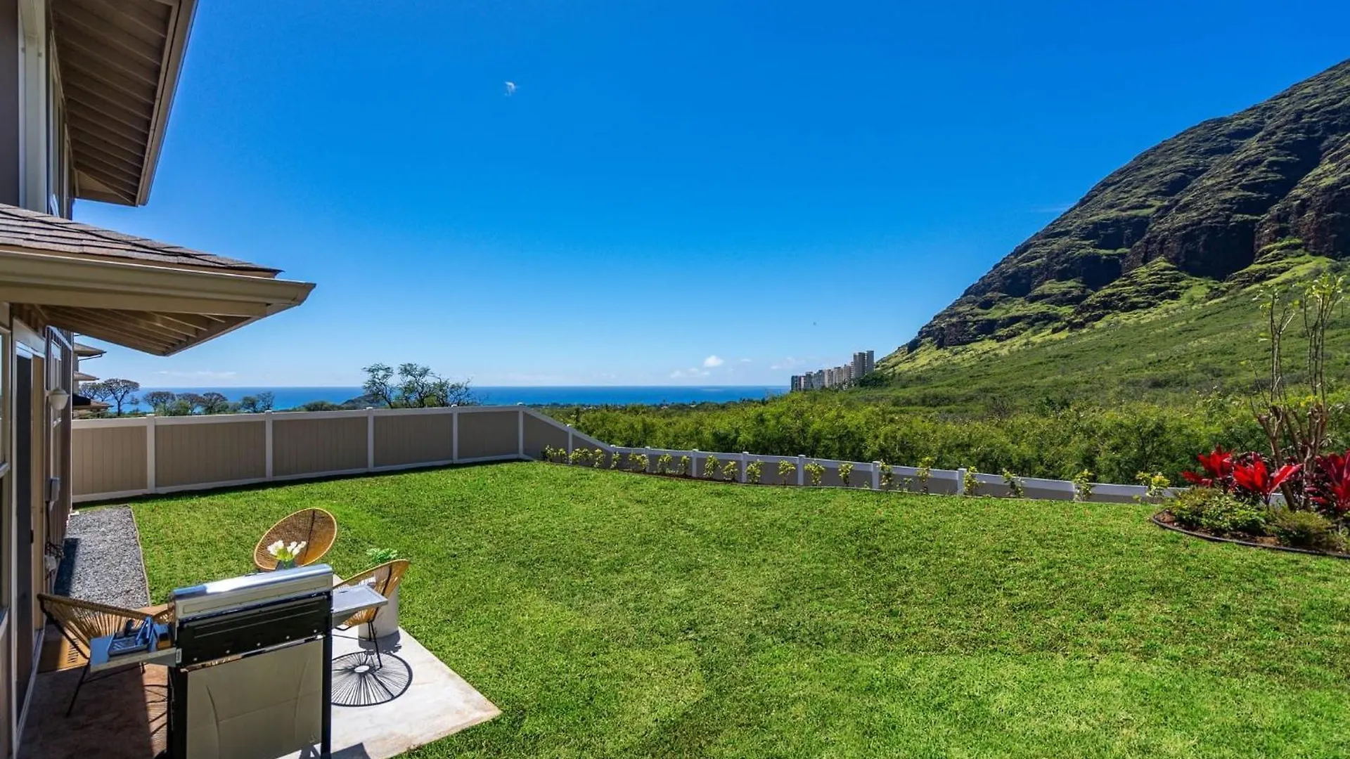 Alaula By Avantstay Gated Security Home W Valley Ocean Views Waianae Holiday home